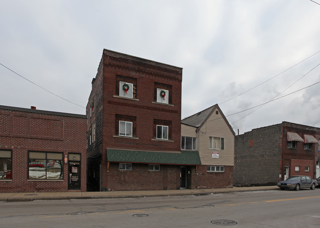 532 N State St in Clairton, PA - Building Photo - Building Photo