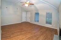 10030 Spotted Horse Dr in Houston, TX - Building Photo - Building Photo