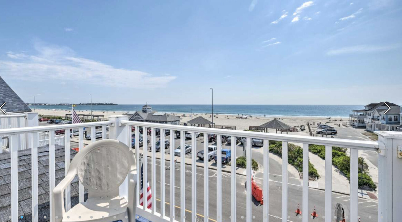 Americana at the Beach in Hampton, NH - Foto de edificio