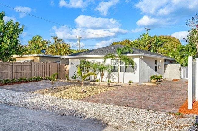 1306 NE 14th Ave in Fort Lauderdale, FL - Building Photo - Building Photo