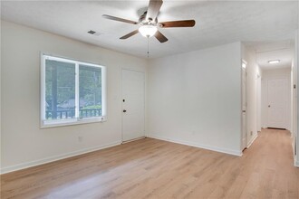 2822 Fantasy Ln in Decatur, GA - Building Photo - Building Photo