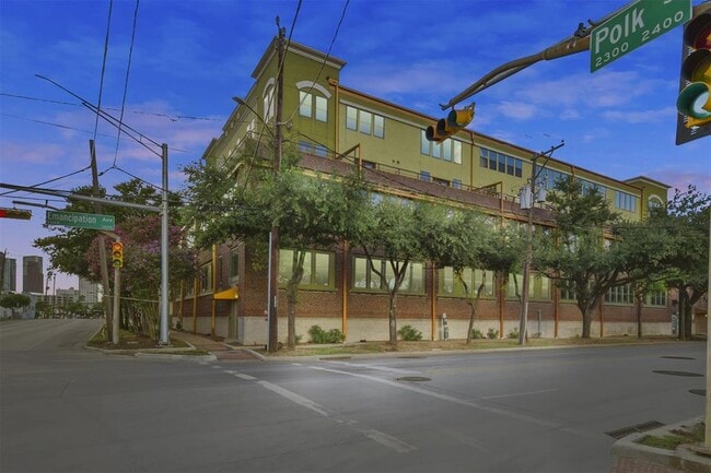 2323 Polk St in Houston, TX - Building Photo - Building Photo