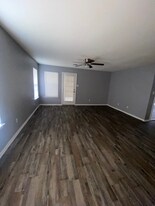 885 East Ovilla Road in Red Oak, TX - Building Photo