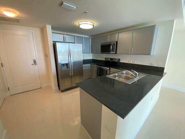 1871 NW South River Dr, Unit 1504 in Miami, FL - Building Photo - Building Photo