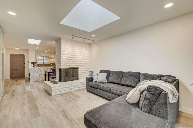 810 E Washington Ave in Escondido, CA - Building Photo - Building Photo