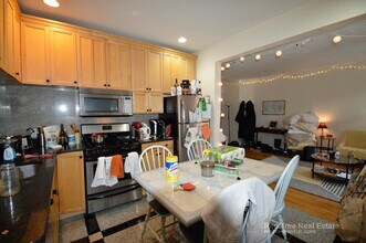 71 Babcock St, Unit #2 in Brookline, MA - Building Photo - Building Photo