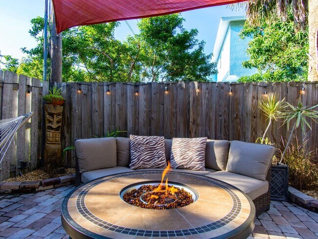 520 Jefferson Ave in Cape Canaveral, FL - Building Photo - Building Photo