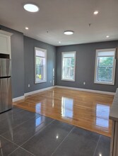 339 Cambridge St, Unit 2 in Cambridge, MA - Building Photo - Building Photo