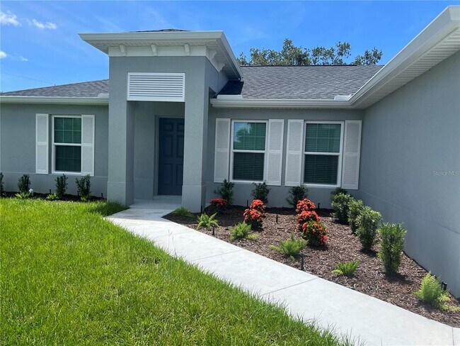 4895 Las Almanos Ave in North Port, FL - Building Photo - Building Photo