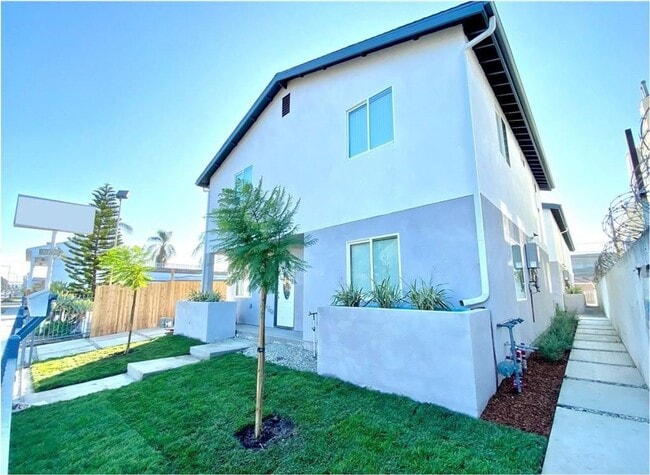 property at 10617 S Broadway