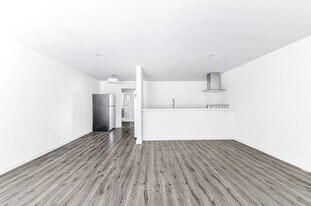 5005 August St in Los Angeles, CA - Building Photo