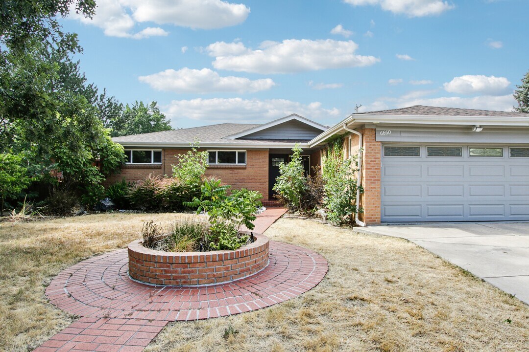 6660 E Nevada Pl in Denver, CO - Building Photo