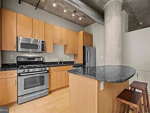 301 Massachusetts Ave NW in Washington, DC - Building Photo - Building Photo