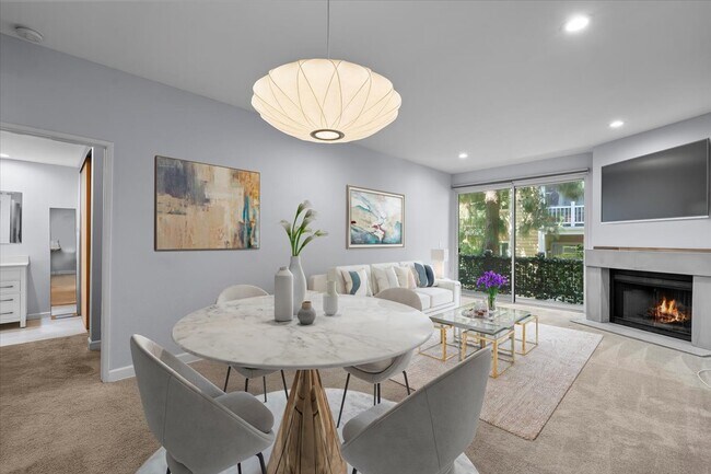 8505 Gulana Ave, Unit 4213 in Playa Del Rey, CA - Building Photo - Building Photo