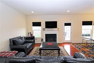 718 Rosecliff Rd in Wexford, PA - Building Photo - Building Photo