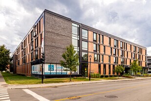 Les Appartements Square Angus in Montréal, QC - Building Photo