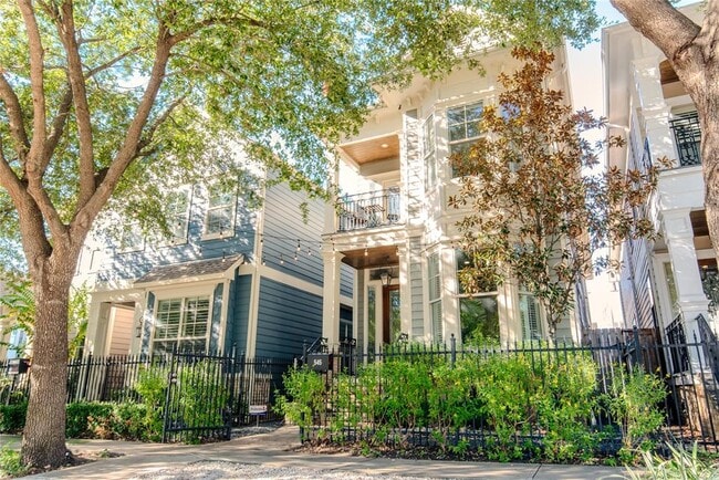 property at 545 W 26th St