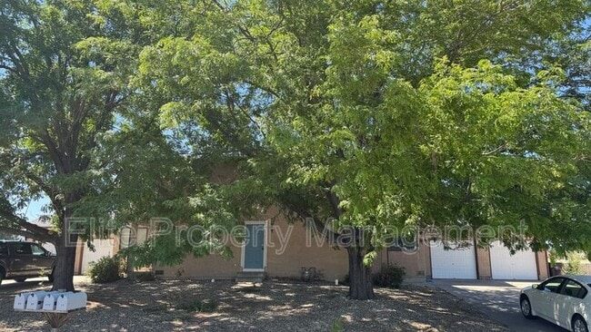 210 E Palmer Lake Dr in Pueblo West, CO - Building Photo - Building Photo