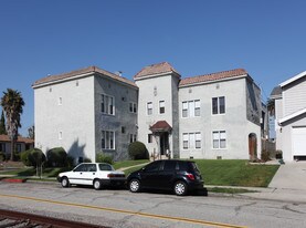704-706 Sartori Ave in Torrance, CA - Building Photo