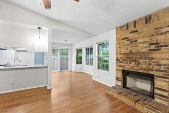 9902 Brasher Dr in Austin, TX - Building Photo - Building Photo