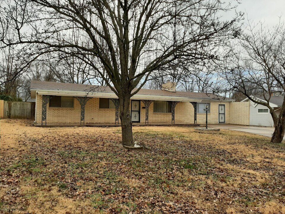 3217 S Dayton Ave in Springfield, MO - Building Photo