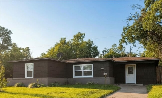 5222 Northridge Dr