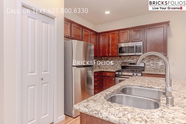 18325 31st Ave SE in Bothell, WA - Building Photo - Building Photo