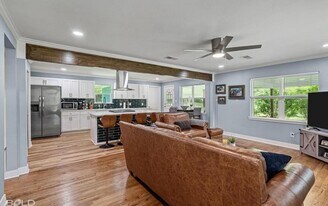 1231 Pine Island Rd in Shreveport, LA - Building Photo