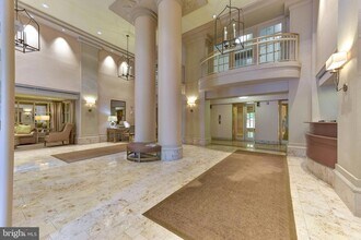 2151 Jamieson Ave in Alexandria, VA - Foto de edificio - Building Photo