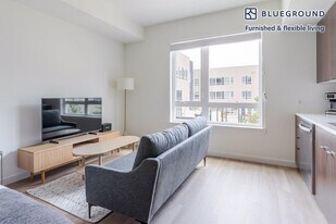 100 Callan Ave in San Leandro, CA - Building Photo