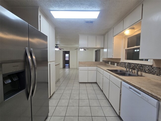 6717 Fairway Dr in Galveston, TX - Building Photo - Building Photo