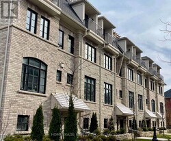 40 Lunar Cres in Mississauga, ON - Building Photo