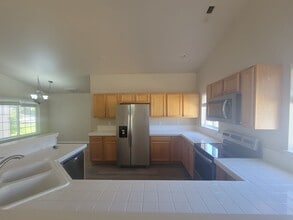 2504 Ficus Dr in West Richland, WA - Building Photo - Building Photo