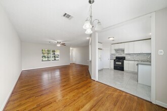 8401 Highcrest Dr in Houston, TX - Building Photo - Building Photo