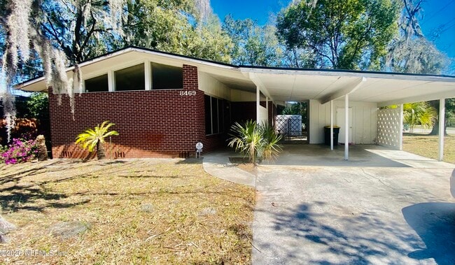 8469 San Clemente Dr