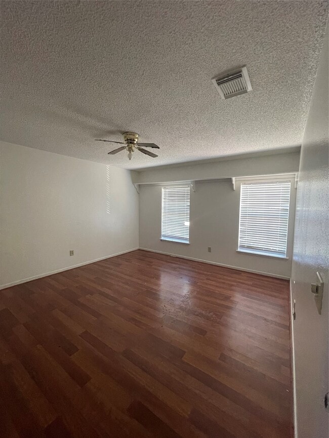 property at 7818 Clover Knoll Ct