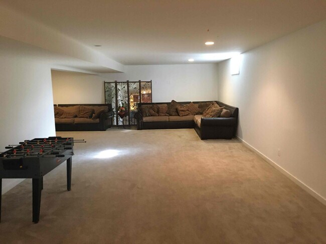 41861 Rawnsley Dr in Ashburn, VA - Building Photo - Building Photo