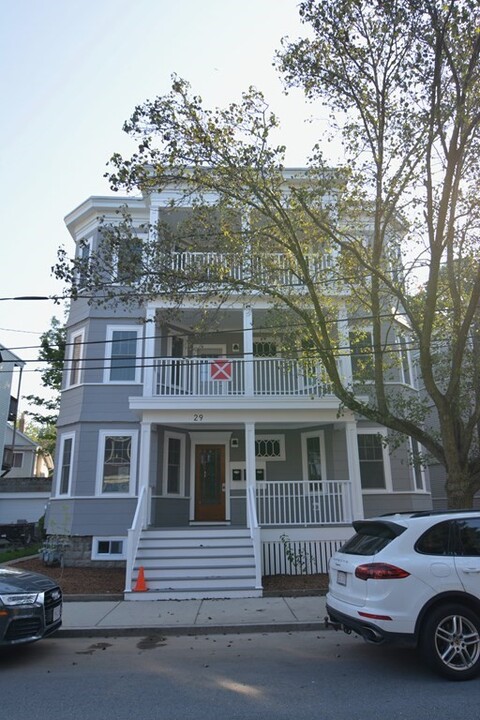 29 Vassal Ln, Unit 2 in Cambridge, MA - Foto de edificio