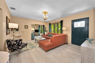 7600 NE 7th Ave in Miami, FL - Building Photo - Building Photo