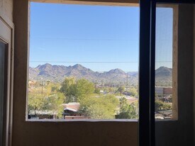 9820 N Central Ave, Unit 317 in Phoenix, AZ - Building Photo