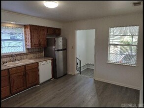 204 Dobbs St in Benton, AR - Building Photo - Building Photo