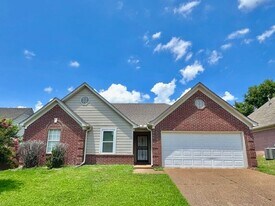 6800 Skylar Mill Ave in Cordova, TN - Building Photo