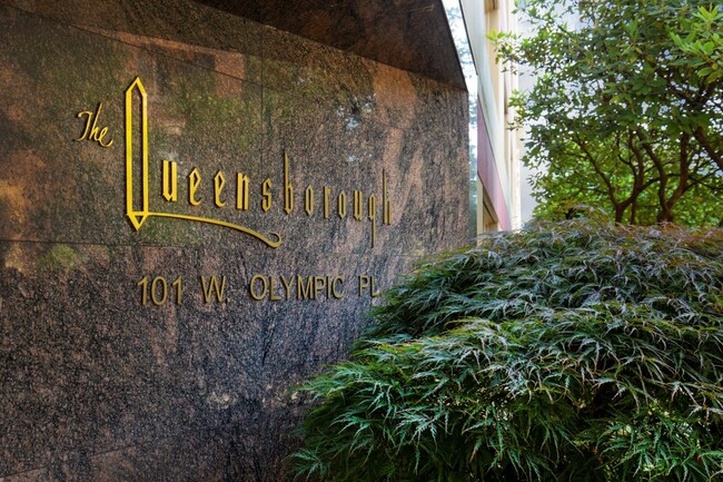 The Queensborough Apartments in Seattle, WA - Building Photo - Building Photo