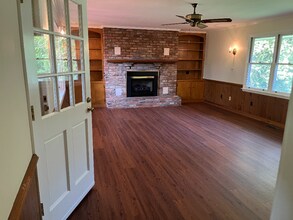320 Hampton Dr in Danville, VA - Building Photo - Building Photo