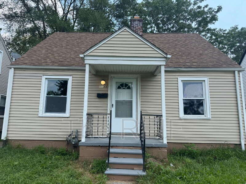 4133 Moore St in Inkster, MI - Building Photo