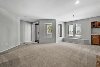 365 Forest Ave in Palo Alto, CA - Building Photo - Building Photo