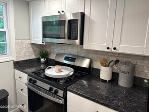 184 S Park Ave in Hazlet, NJ - Building Photo - Building Photo