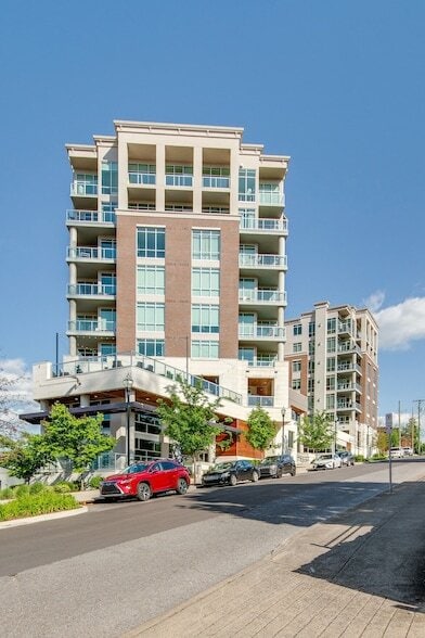 20 Rutledge St, Unit 406 in Nashville, TN - Foto de edificio - Building Photo