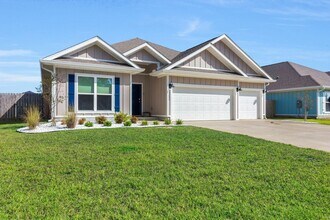 6352 Forest Bay Ave in Gulf Breeze, FL - Building Photo - Building Photo
