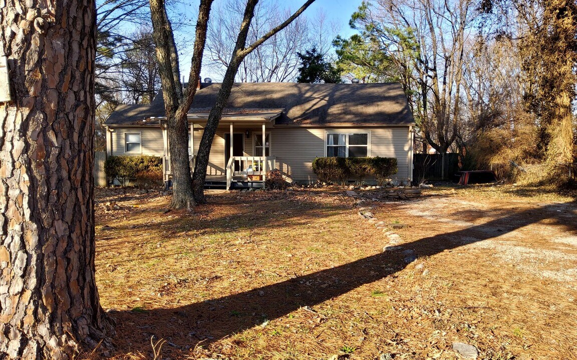2060 Pryne St in Southaven, MS - Building Photo